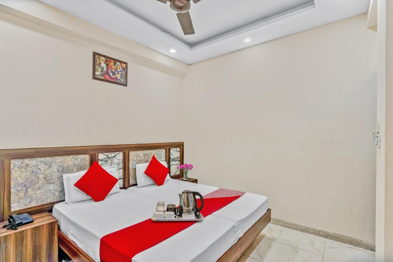 Oyo 88326 Hotel Cloud 9 Nuova Delhi Esterno foto