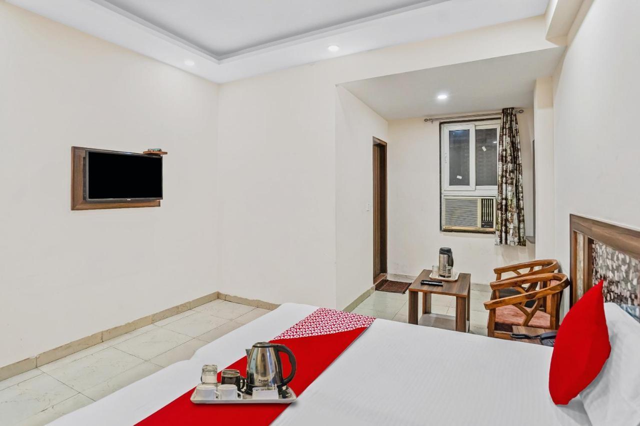 Oyo 88326 Hotel Cloud 9 Nuova Delhi Esterno foto