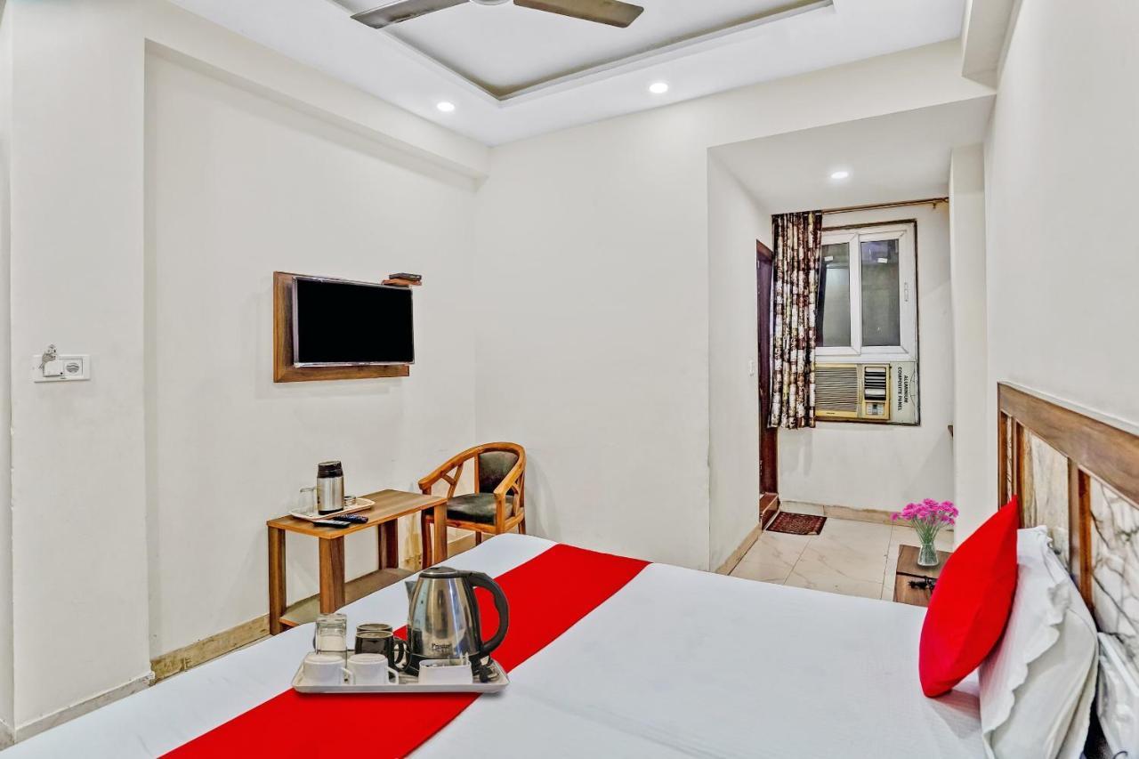 Oyo 88326 Hotel Cloud 9 Nuova Delhi Esterno foto