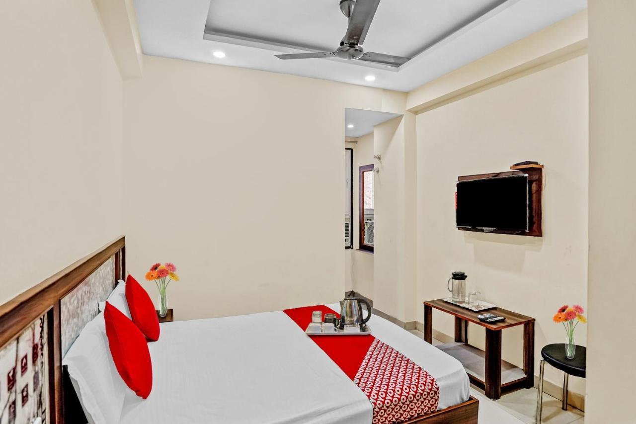 Oyo 88326 Hotel Cloud 9 Nuova Delhi Esterno foto