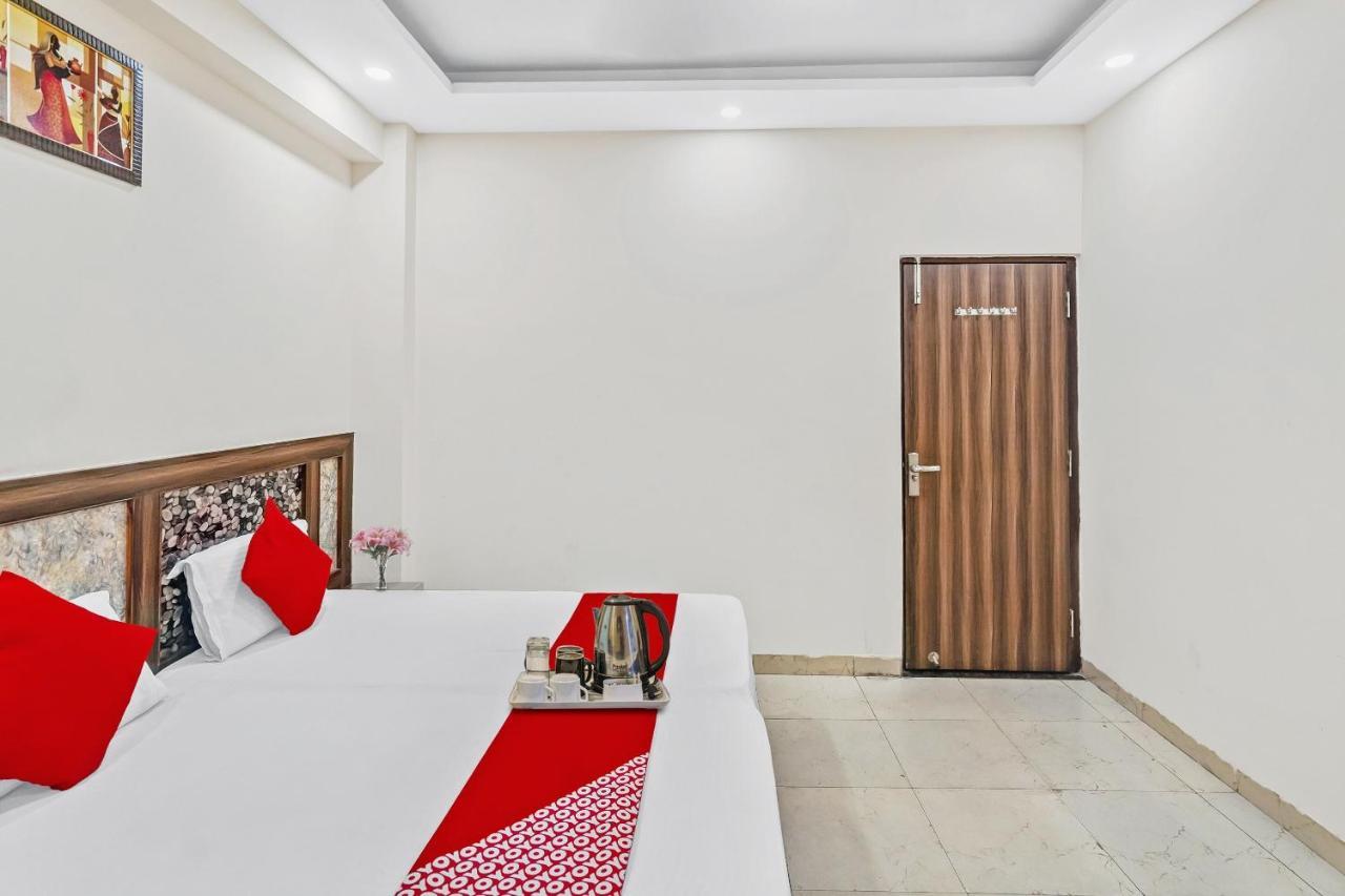 Oyo 88326 Hotel Cloud 9 Nuova Delhi Esterno foto