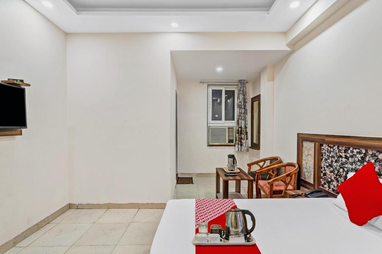 Oyo 88326 Hotel Cloud 9 Nuova Delhi Esterno foto