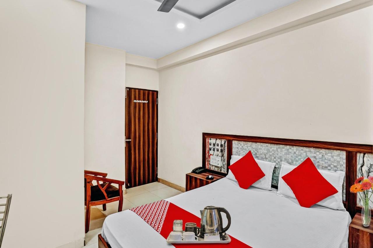 Oyo 88326 Hotel Cloud 9 Nuova Delhi Esterno foto