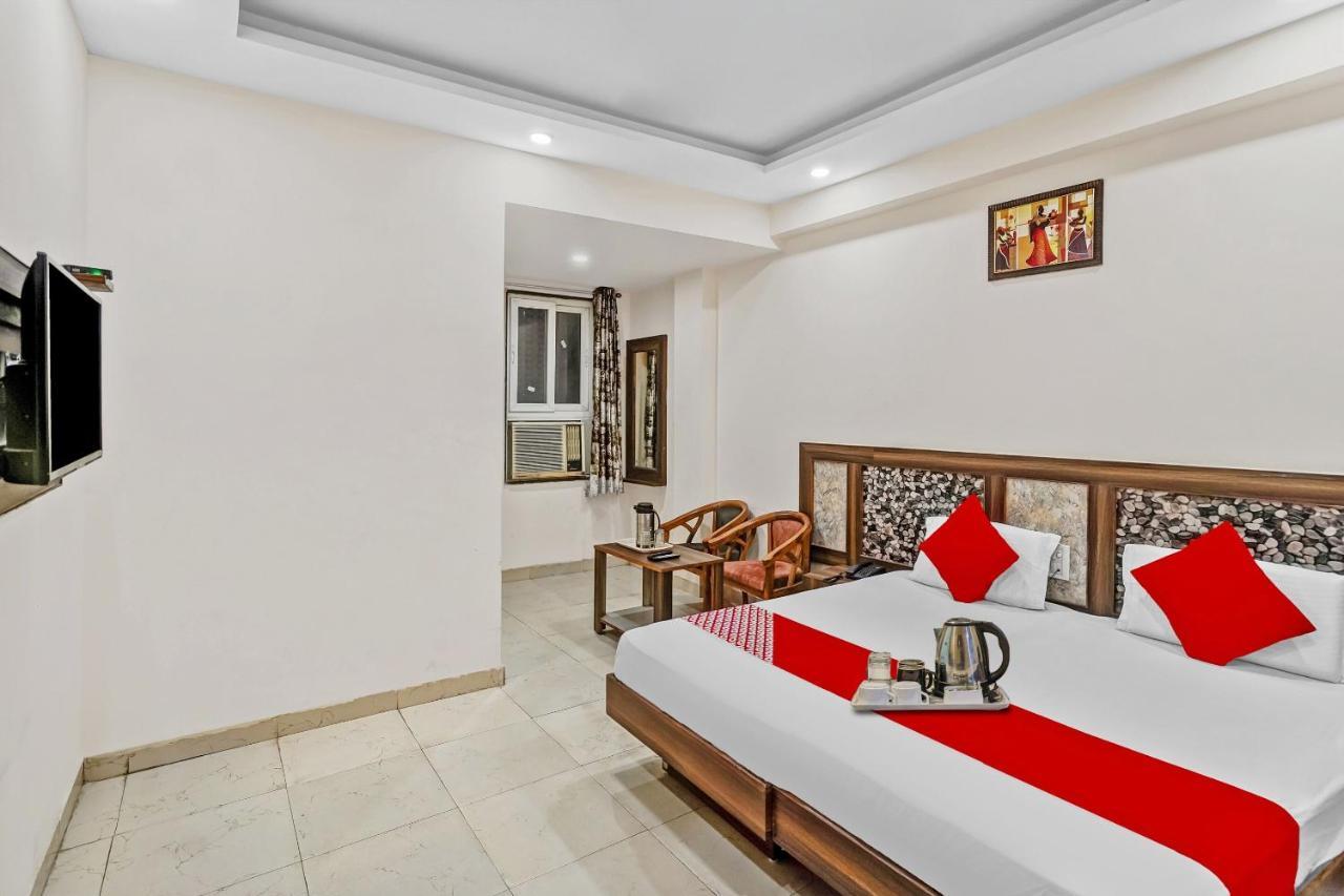 Oyo 88326 Hotel Cloud 9 Nuova Delhi Esterno foto